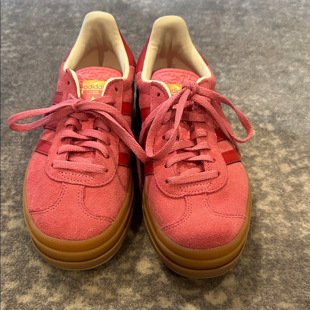 adidas kids Pink gazelle Suede Sneakers with Red Stripes and Gum Sole size 4 - Picture 4 of 10